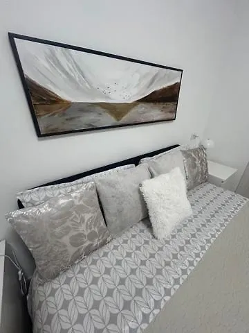 Homestay Malpensa Rooms Case Nuove  Italy